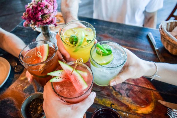 COCKTAIL BAR VALDOSTANO CON GIN, WOKA, DISTILLATI E LIMONCELLI PRODOTTI IN VALLE D'AOSTA